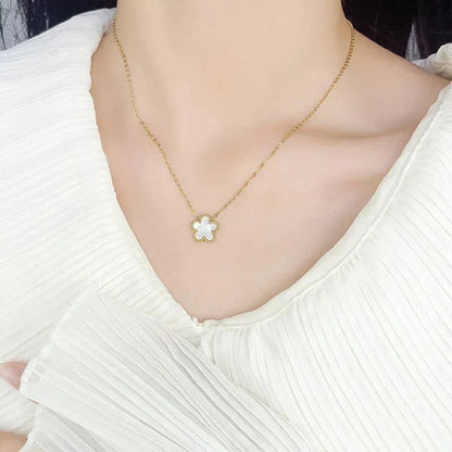 Collar Flor de Cinco Pétalos