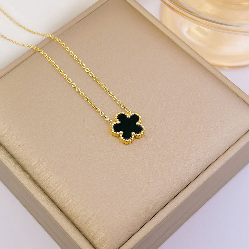 Collar Flor de Cinco Pétalos